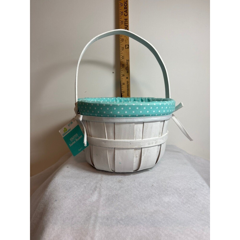 Basket with lining. NEW with tag